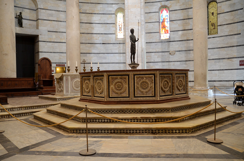 Pisa - baptistérium svatého Jana Křtitele