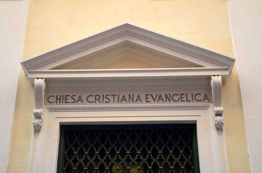Řím - Chiesa evangelica battista di via del Teatro Valle