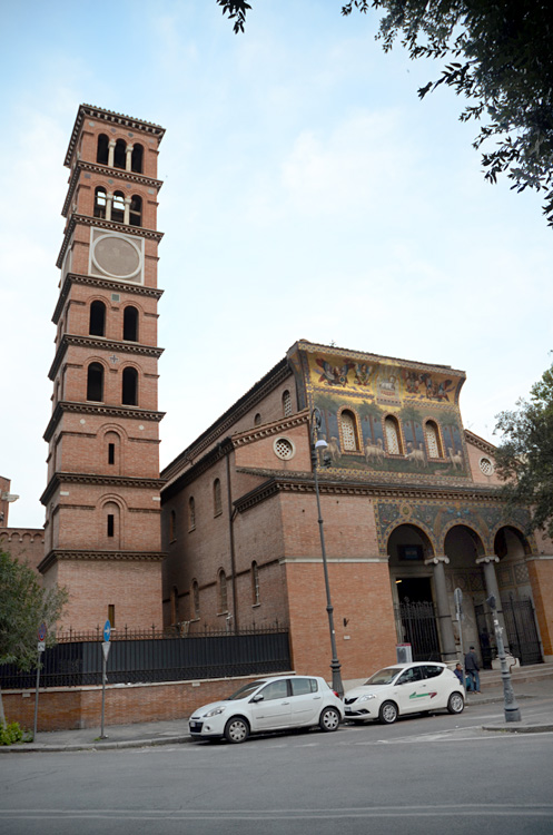 Řím - Santa Maria Addolorata a piazza Buenos Aires