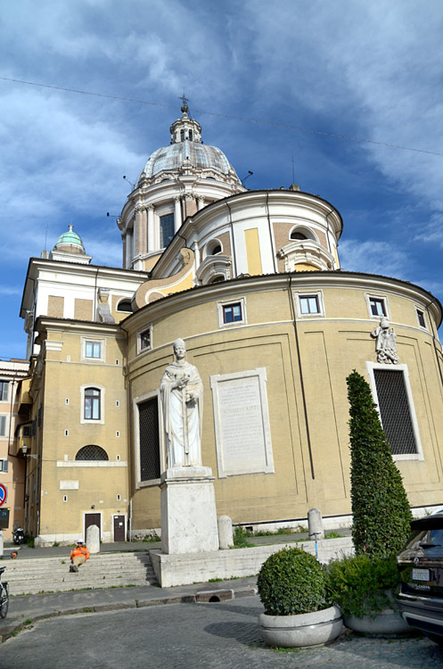 Řím - Santi Ambrogio e Carlo al Corso