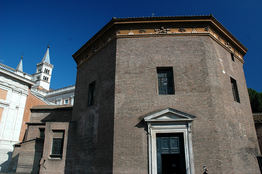 Řím - San Giovanni in Laterano - baptistérium