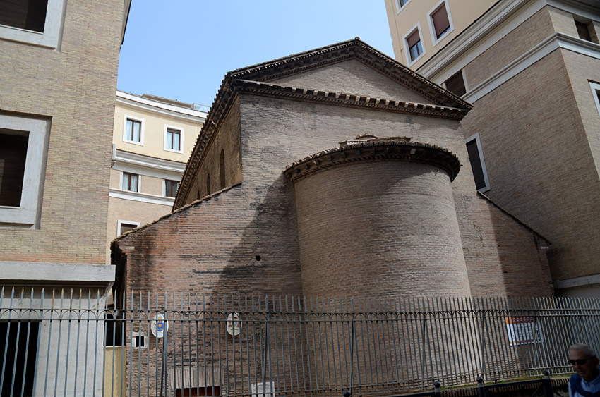 Řím - San Lorenzo in Piscibus