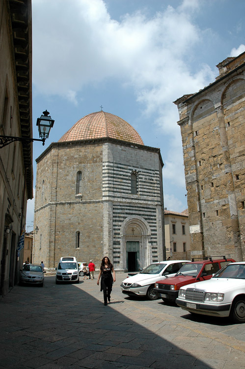 Volterra - baptistérium svatého Jana Křtitele