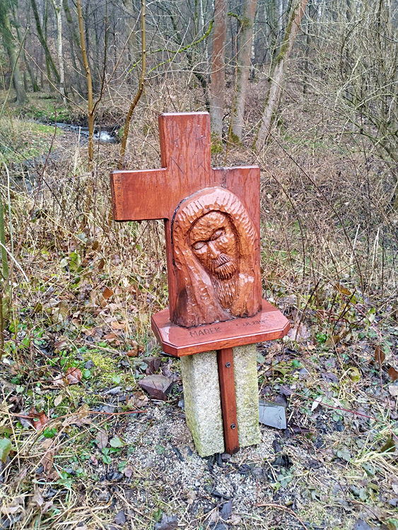 Dřevěný kříž u Libušského potoka - Libuš