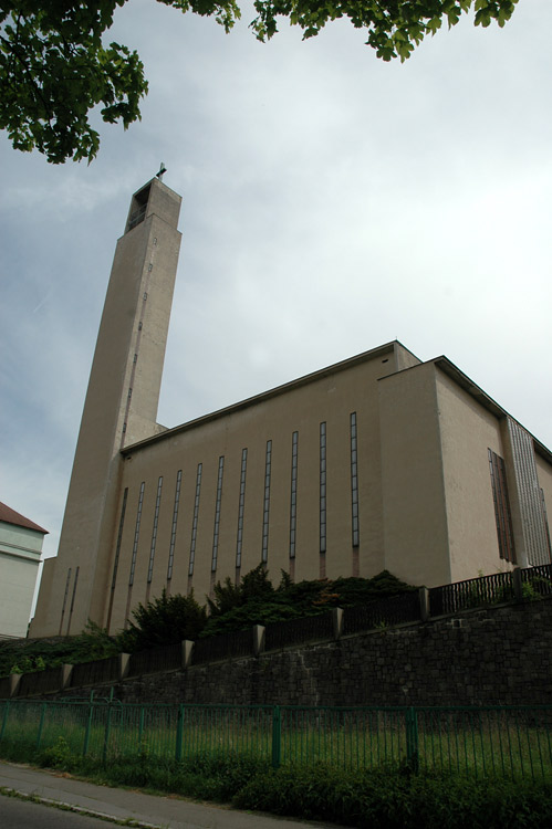 Kostel svatého Jana Nepomuckého - Košíře