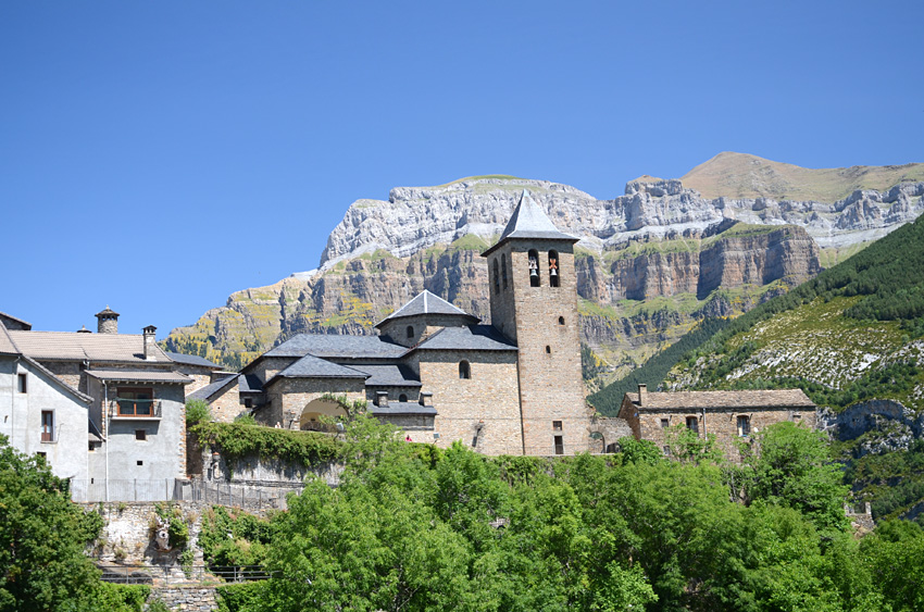 Torla - Iglesia de San Salvador