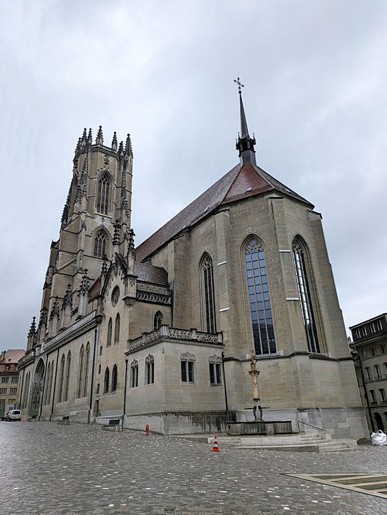 Fribourg - katedrála svatého Mikuláše