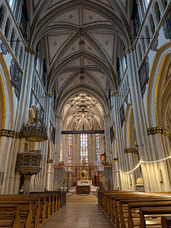 Fribourg - katedrála svatého Mikuláše