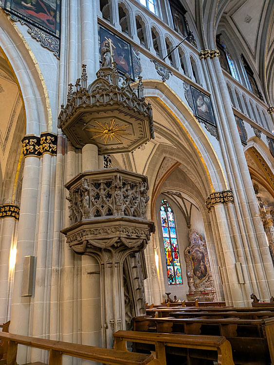 Fribourg - katedrála svatého Mikuláše