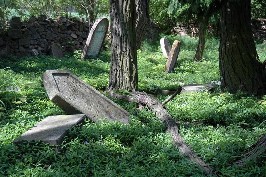 Pravonín - hřbitov