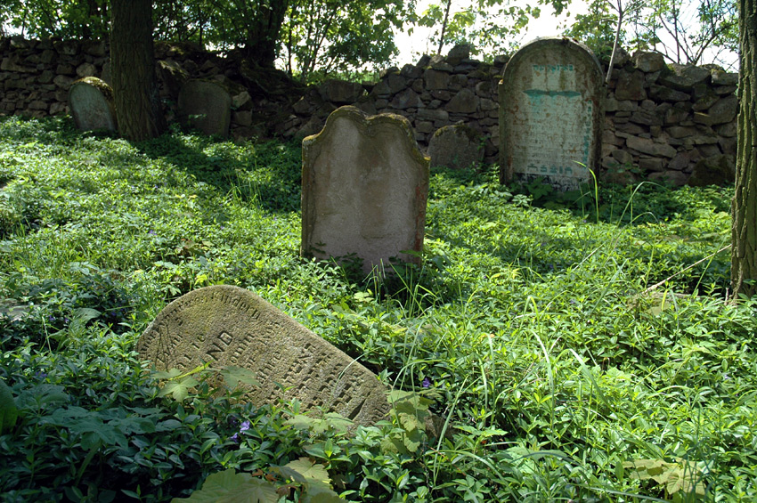 Pravonín - hřbitov