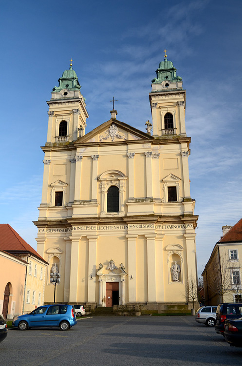 Valtice - kostel Nanebevzet Panny Marie