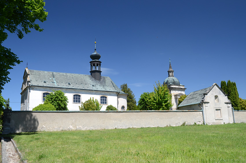 Český Dub - kostel Nejsvětější Trojice