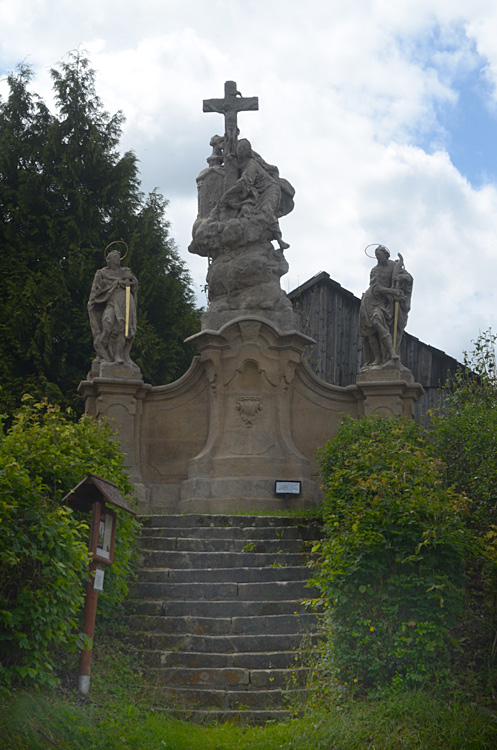 Hodkovice nad Mohelkou - sousoší Tří svatých