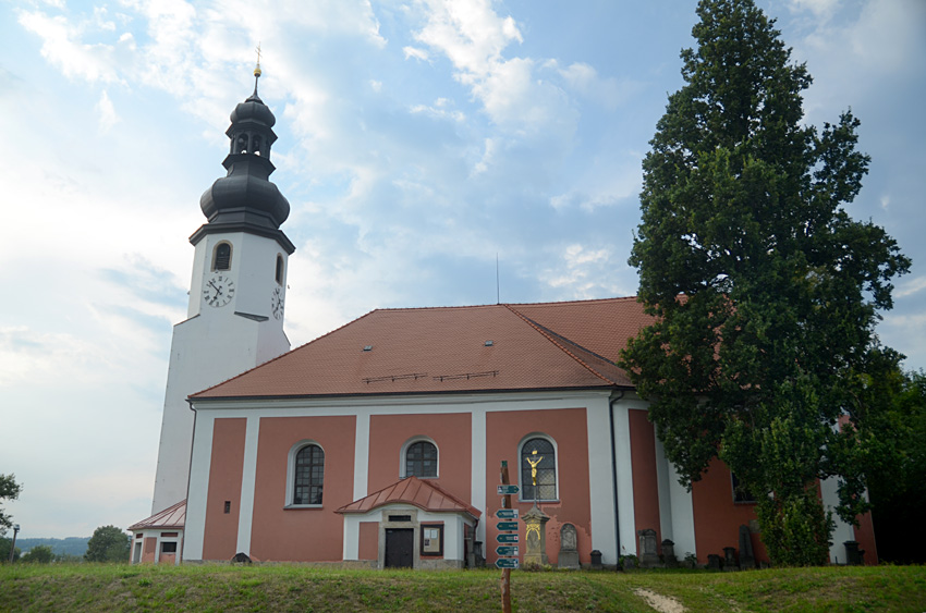 Mníšek u Liberce - kostel svatého Mikuláše