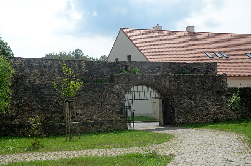 Bílina - fara