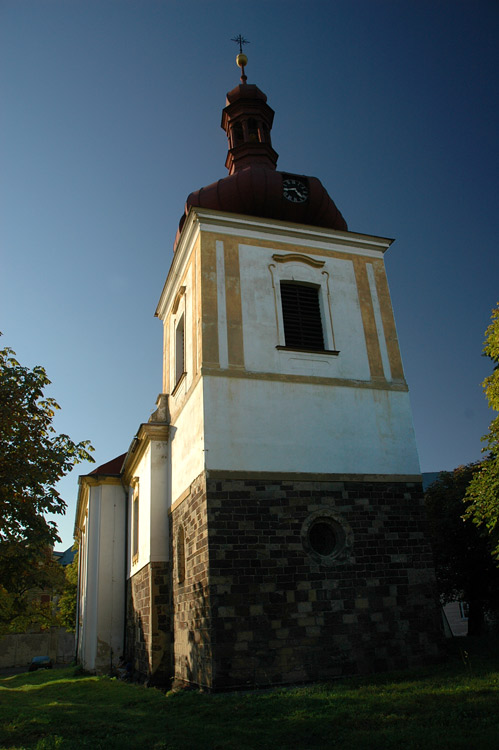 Kostomlaty pod Milešovkou - kostel svatého Vavřince