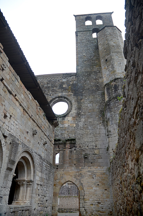 Alet-les-Bains - katedrála Saint-Benoit