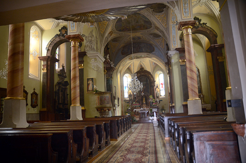 Trenčín - farský kostol Narodenia Panny Márie